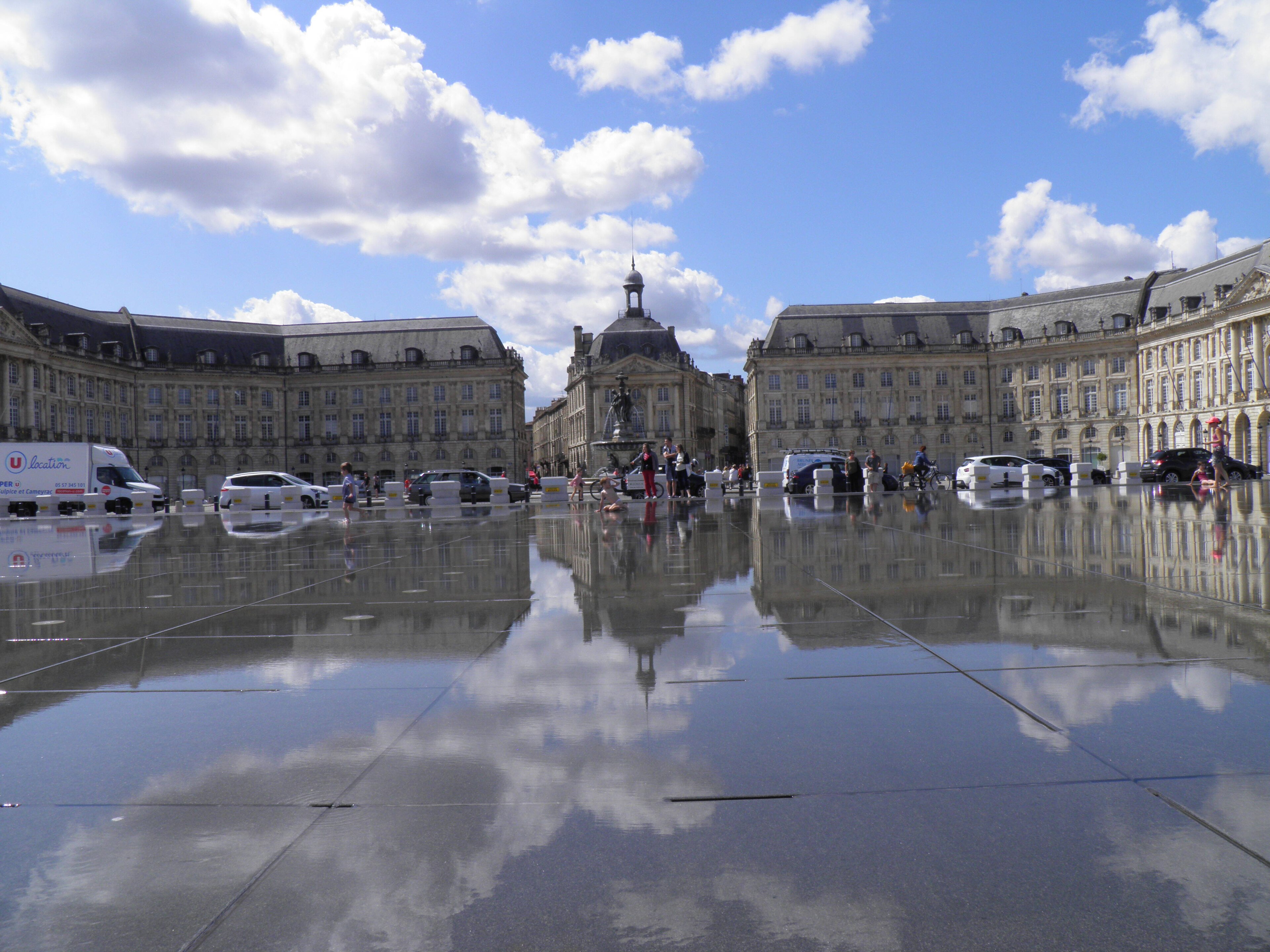 De Place de la Bourse en de Miroir d'Eau in Bordeaux