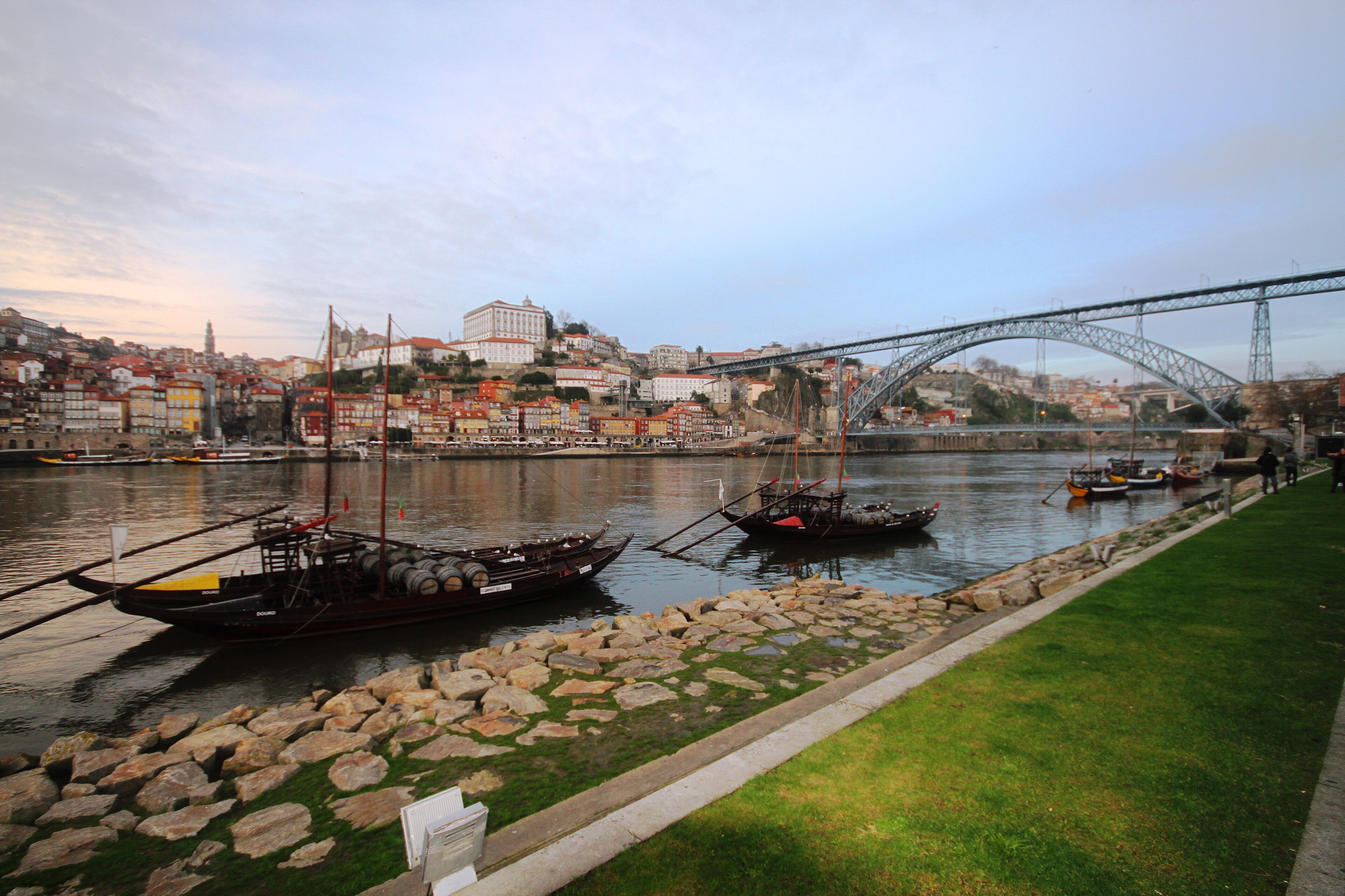 De Ribeira en de Ponte Dom Luís I van Porto, gezien vanaf Gaia